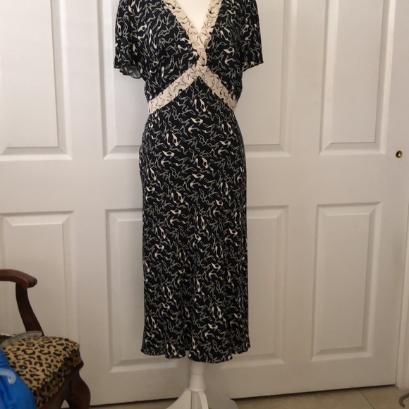 Liz Claiborne - Picture 2 of 8